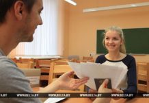 В колледжах Беларуси начинается прием документов у поступающих на уровень профтехобразования девушка, абитуриент, вуз