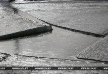 Ледовую угрозу понтонной переправе через Припять ликвидировали в Житковичском районе