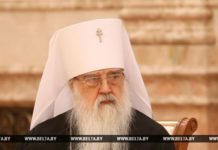Лукашенко поздравил митрополита Филарета с днем рождения