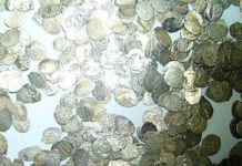 Гомельские таможенники пресекли попытку незаконного ввоза более 560 старинных монет