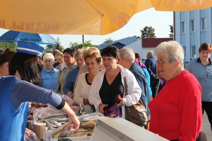ярмарка, лельчицы, люди, сельхоз, продукция, дегустация