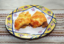 Куриные бедрышки с ананасами