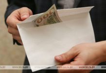 В Житковичах мужчина пытался дать взятку сотруднику ГАИ за сдачу экзамена по ПДД