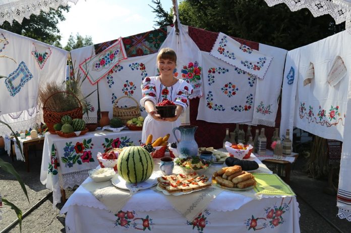 Липляны, девочка, праздник, день деревни