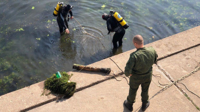 водолазы,, спасатели