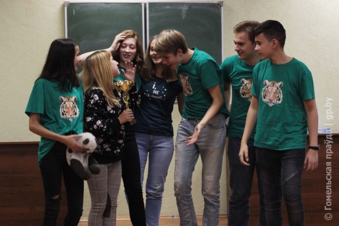 турнир, большая перемена. молодежь, студенты