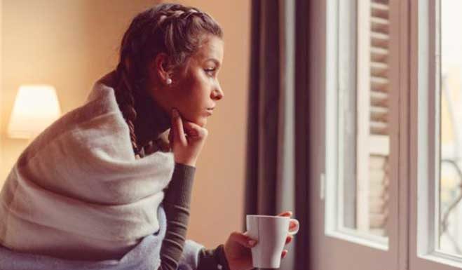 самоизоляция, окно, скучно, скучает, погода