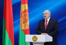 «Пойду, пойду, пойду…» Александр Лукашенко на торжественном собрании.
