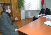 Главное — услышать каждого: председатель Лельчицкого райисполкома Сергей Косинский провёл приём граждан