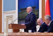 Лукашенко о перспективах доллара: будем скоро бороться, чтобы в кармане был лишний российский рубль или юань