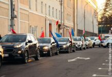 По памятным местам. Сегодня в семь утра гомельчане отправились в автопробег “За единую Беларусь”