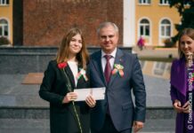 В Гомеле прошла церемония прощания с пионерским галстуком и торжественное вступление в ряды БРСМ