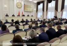Серьезный разговор по-мужски. Лукашенко требует переломить негативные тенденции в Гомельской области