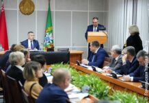 Не можете организовать — берите лопату. На аппаратном совещании рассмотрели вопросы подготовки АПК к зиме и обращения с отходами