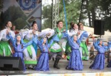 Гости из городов-побратимов: фестиваль проходит ярко, красочно, душевно