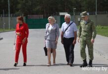 С экскурсиями на щебзавод и погранзаставу