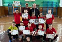 Рождественский турнир по мини-футболу: победы и эмоции на спортивной арене Лельчицкой школы