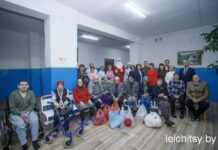 С вниманием и заботой к старшему поколению