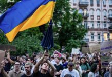 Жовто-блакитный протест: когда народ говорит «достаточно»