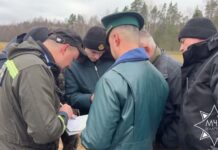 Пешая группа нашла велосипед пропавшего в Березинском районе подростка