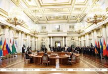 Рабочий визит Лукашенко в Россию продолжился неформальной встречей лидеров стран СНГ в Эрмитаже