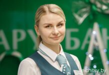 Специалист, стоящий за финансовым благополучием