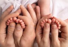 Выплаты за двойню и тройню увеличатся с 1 февраля — сколько теперь получат семьи