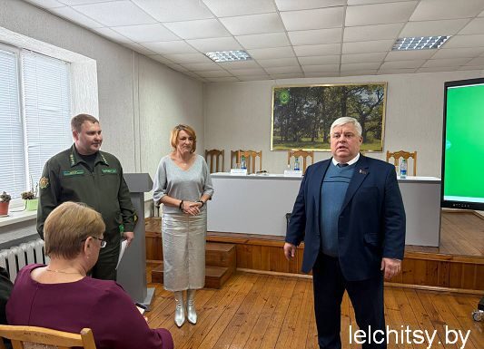 Андрей Кривоносов встретился с трудовым коллективом Милошевичского лесхоза
