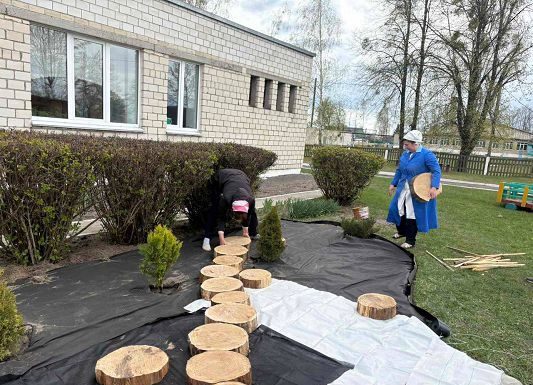 Коллектив Боровского детского сада: курс на благоустройство для счастливого детства