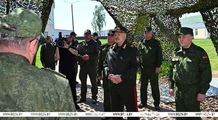 Военная тематика в центре внимания. Лукашенко приехал к ракетчикам в Осиповичский район