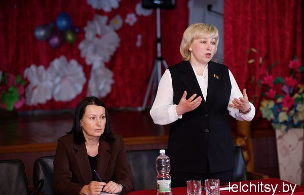 Светлана Сенько встретилась с жителями деревни Замошье