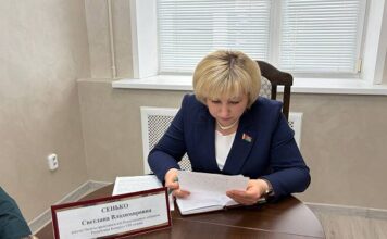 В конструктивном диалоге: депутат Светлана Сенько провела личный прием граждан в Лельчицах