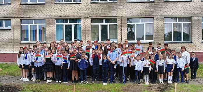 Созидательный визит: правовая помощь и «Сад памяти» в агрогородке Ударное