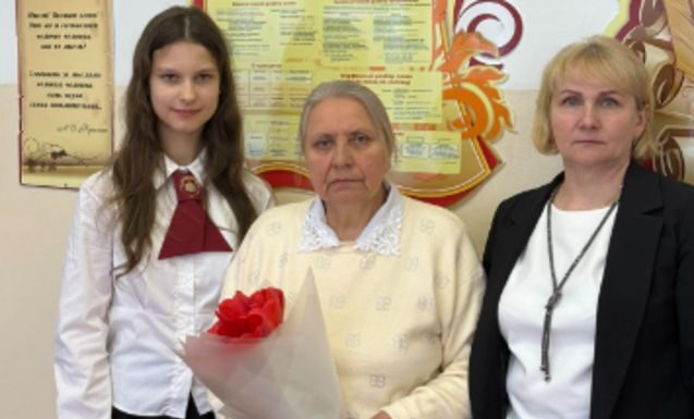 Учитель, который пишет путевку в жизнь