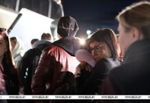 «Слава Богу, дома!» Пассажиры попавшего под удар БПЛА ВСУ автобуса вернулись в Речицу