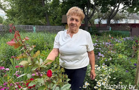 Сад любви Валентины Зиновьевны: цветы, труд и радость