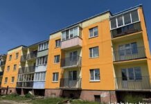 Летние краски в Ударном: дом на улице Островского преображается