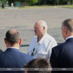 Лукашенко в Бресте посещает электроламповый завод