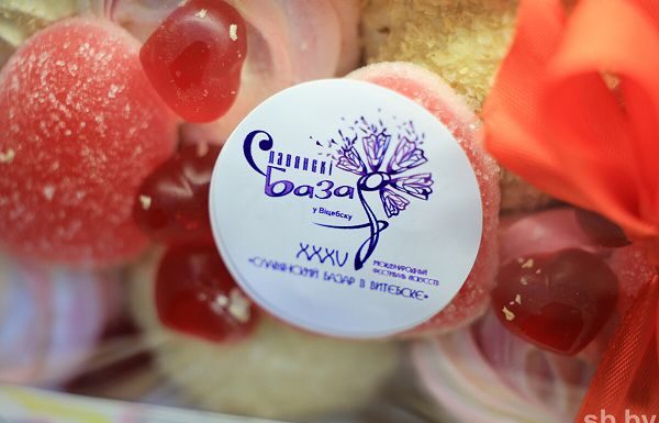 Предприятия «Белгоспищепрома» презентовали сладости в фирменном стиле «Славянского базара»