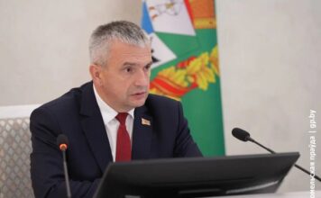 Регистрация домашних животных дисциплинирует их владельцев. На аппаратном совещании в облисполкоме рассмотрели важный социальный вопрос