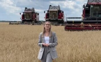 Видео. БЕЛОРУССКИЕ АГРАРИИ: ПОКОРЯТ ПОЛЯ И СОЦСЕТИ!