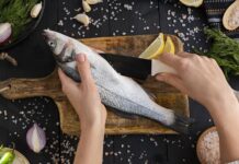 Почему нутрициолог не рекомендует жарить рыбу в масле и как правильно приготовить ее с сохранением Омега-3