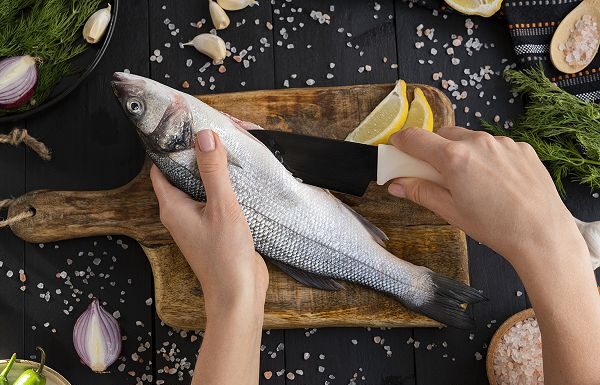 Почему нутрициолог не рекомендует жарить рыбу в масле и как правильно приготовить ее с сохранением Омега-3
