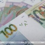 Размер единовременной матпомощи на каждого школьника из многодетной семьи назвали в Минтруда