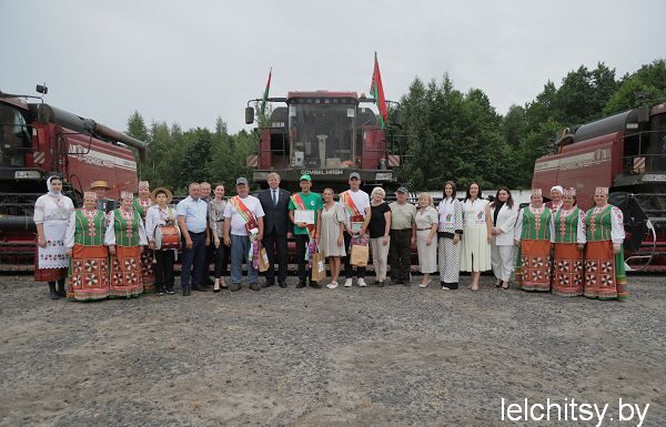 Честь и хвала вам, хлеборобы!