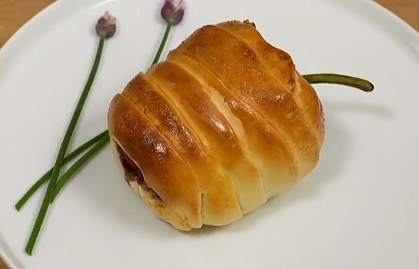 Вкусный и необычный вариант подачи: рецепт сочных фаршированных перцев в румяном тесте