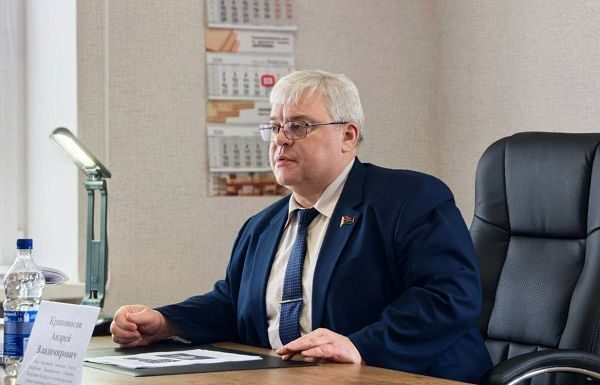 Прямая линия и прием граждан членом Постоянной комиссии Совета Республики Национального собрания Республики Беларусь по международным делам и национальной безопасности Андреем Владимировичем Кривоносовым.
