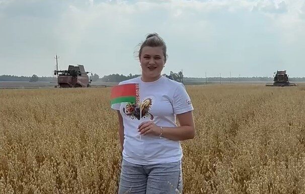 Видео. Если ты не в курсе, я из Беларуси — наш корреспондент тоже подхватила тренд