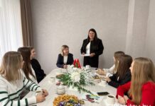Женский код: каково это — быть мамой?