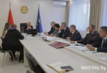 Обращения жителей — на контроле: Юрий Валеватый провёл приём граждан в Лельчицком районе